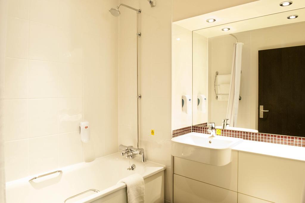 Premier Inn Birmingham City Centre Bridge Street Dış mekan fotoğraf